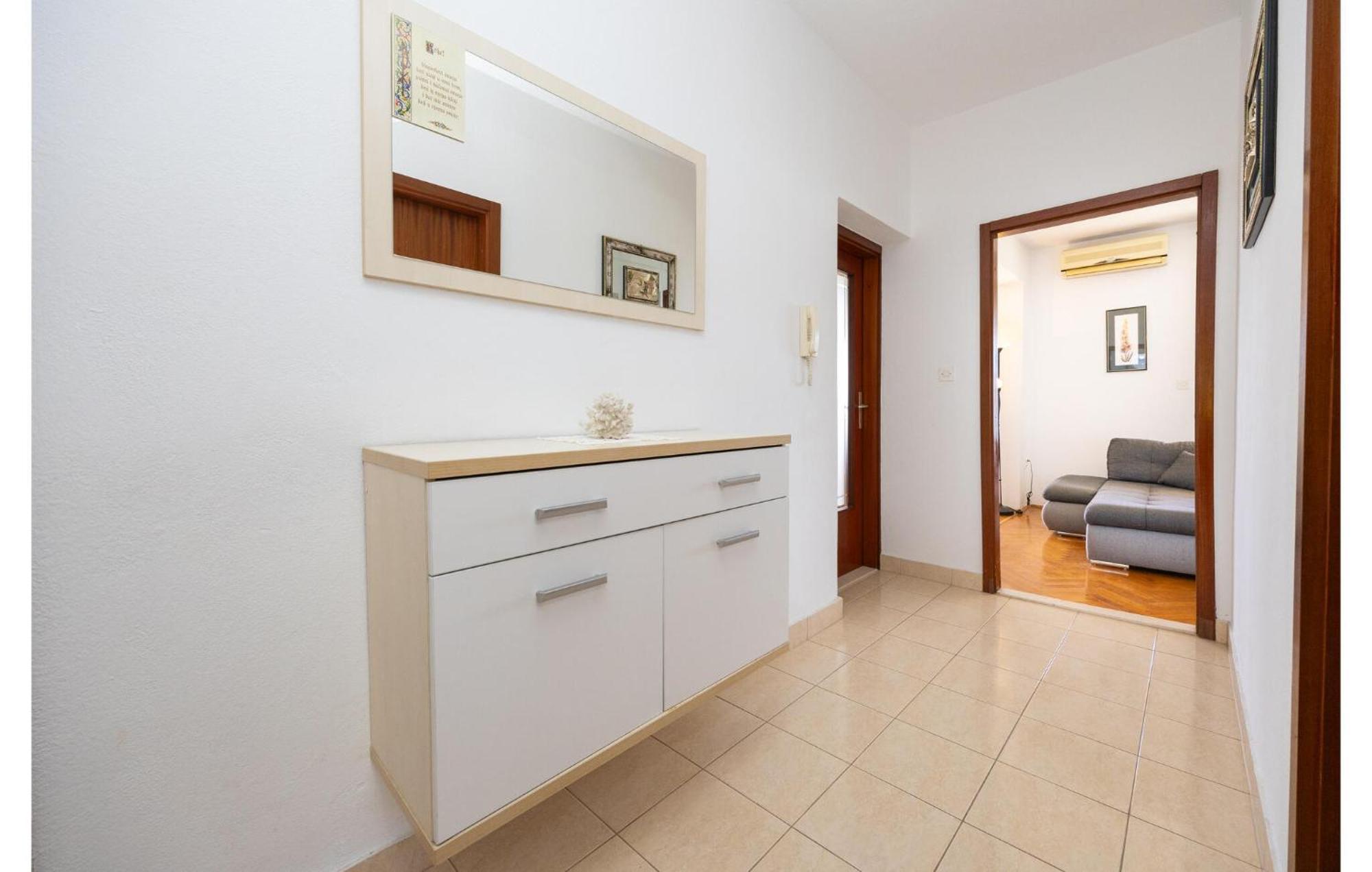 Beautiful Apartment In Trogir With Wifi Exterior foto